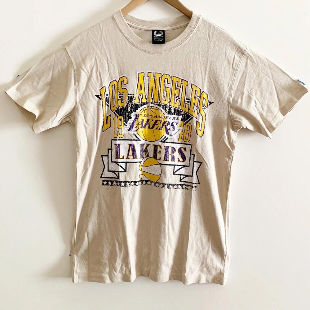 Ultra Game Los Angeles Lakers Tan Distressed Tee Shirt Medium